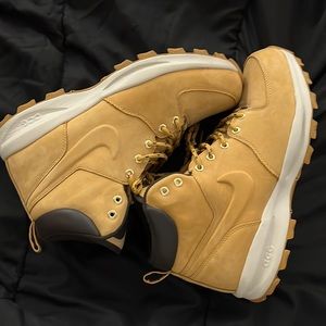 Nike ACG Boots